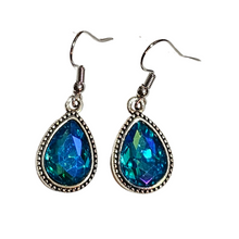 Load image into Gallery viewer, Bridget Earrings