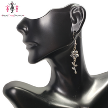 Load image into Gallery viewer, Lilies of the Field Earrings