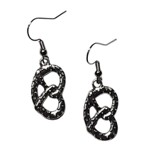 Load image into Gallery viewer, Metal Pretzel
