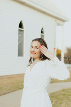 Load image into Gallery viewer, Stunning Bride Earrings
